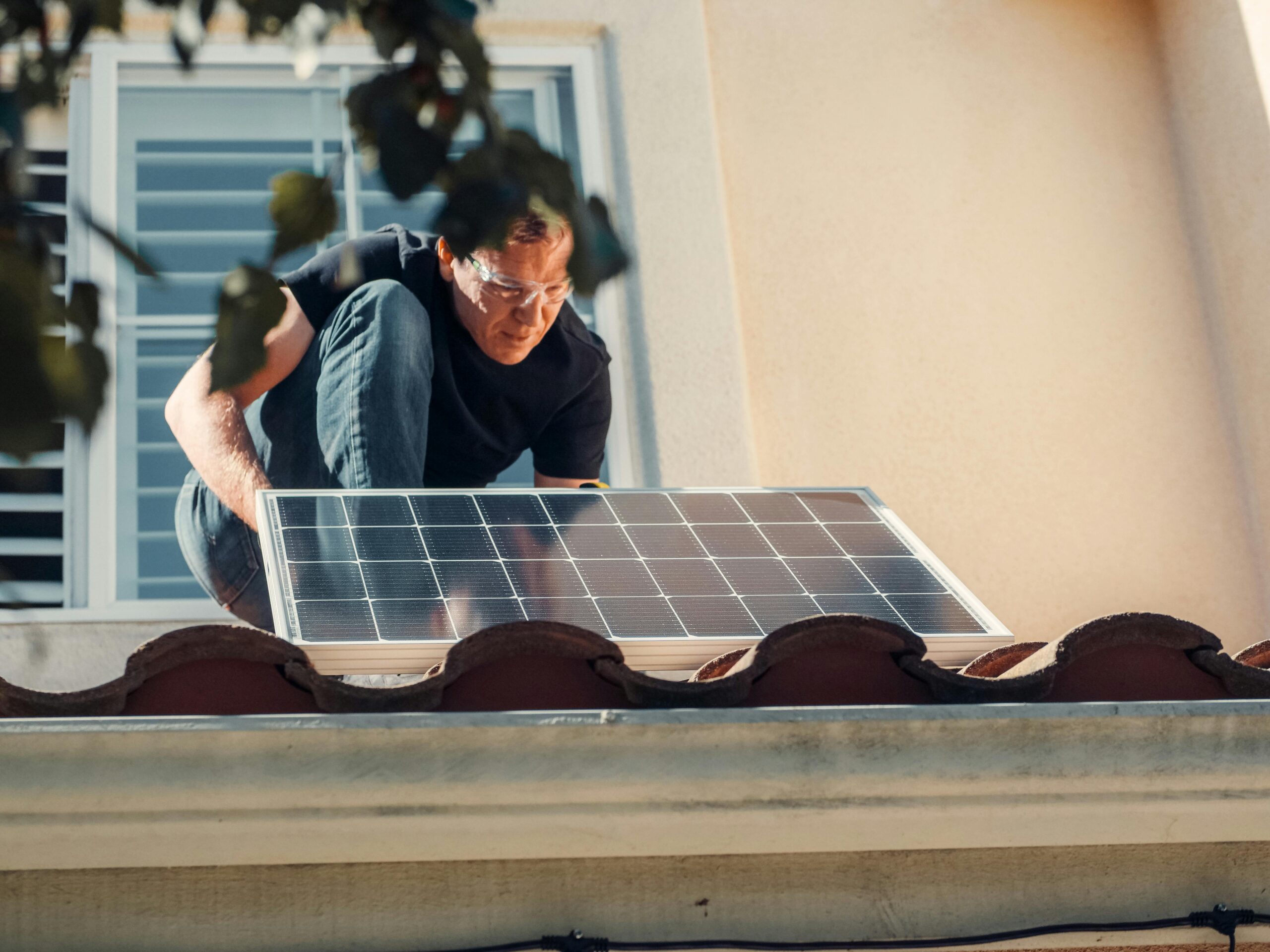 the-role-of-epc-in-residential-vs-commercial-solar-installations